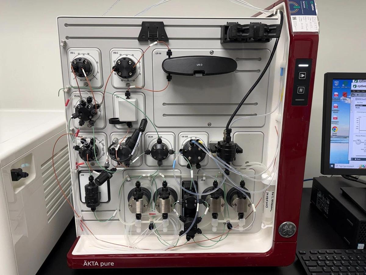 Used GE Cytiva AKTApure 25M FPLC Chromatography System + Frac/PC 2017