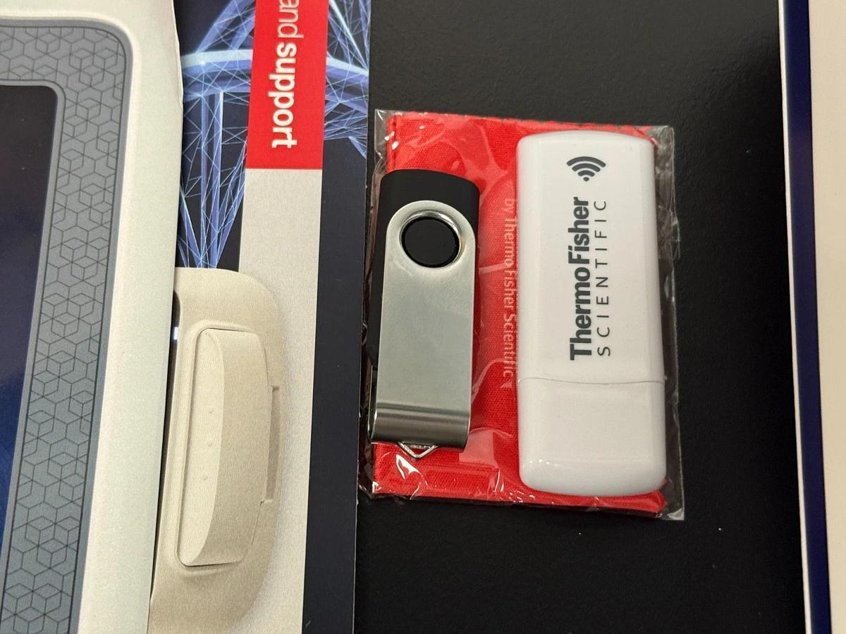 Used Thermo Invitrogen Qubit Flex Fluorometer Sample DNA RNA Protein quant Wi-Fi '25