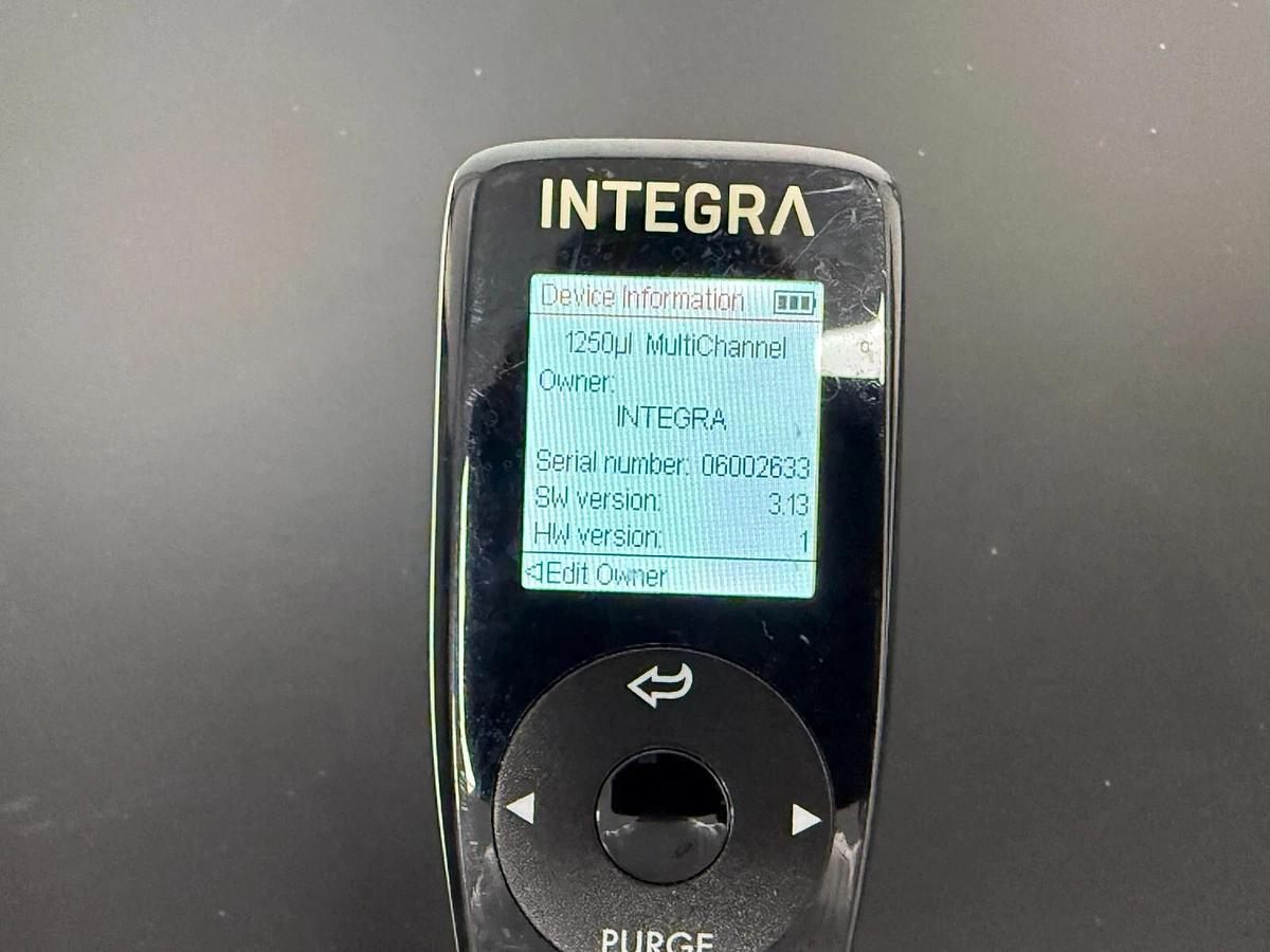 Used Integra ViaFlo 50-1250ul 12-channel electronic pipette 4634