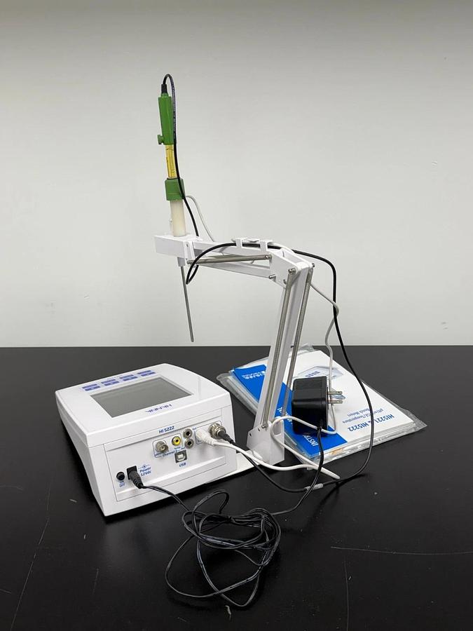 Used Hanna HI5222 Benchtop pH ISE Meter Laboratory Tester