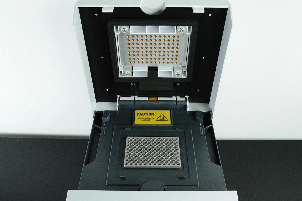 Used Agilent SureCycler 8800 PCR thermal cycler with 8810a 96-well block module