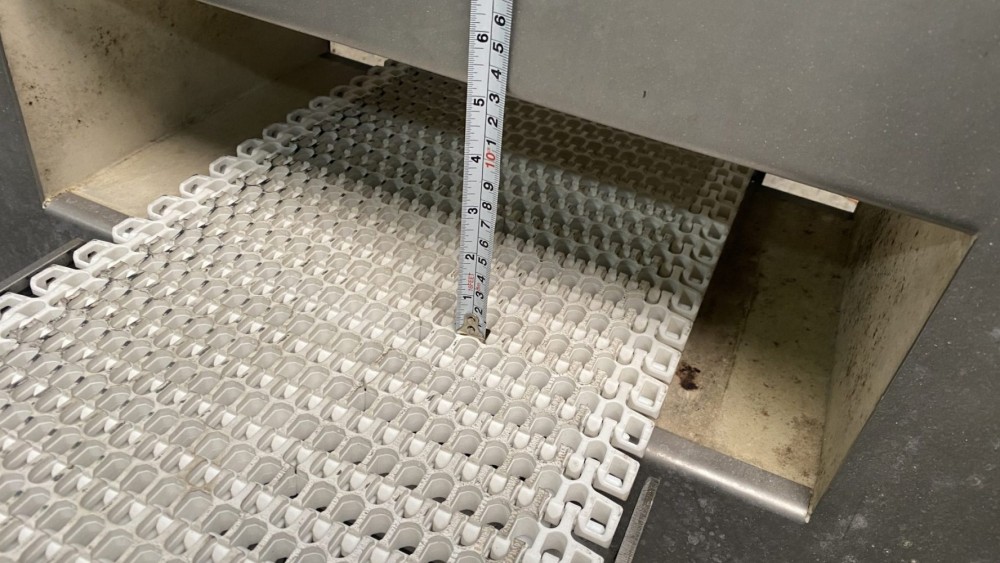 Used Loma metaldetector on incline belt