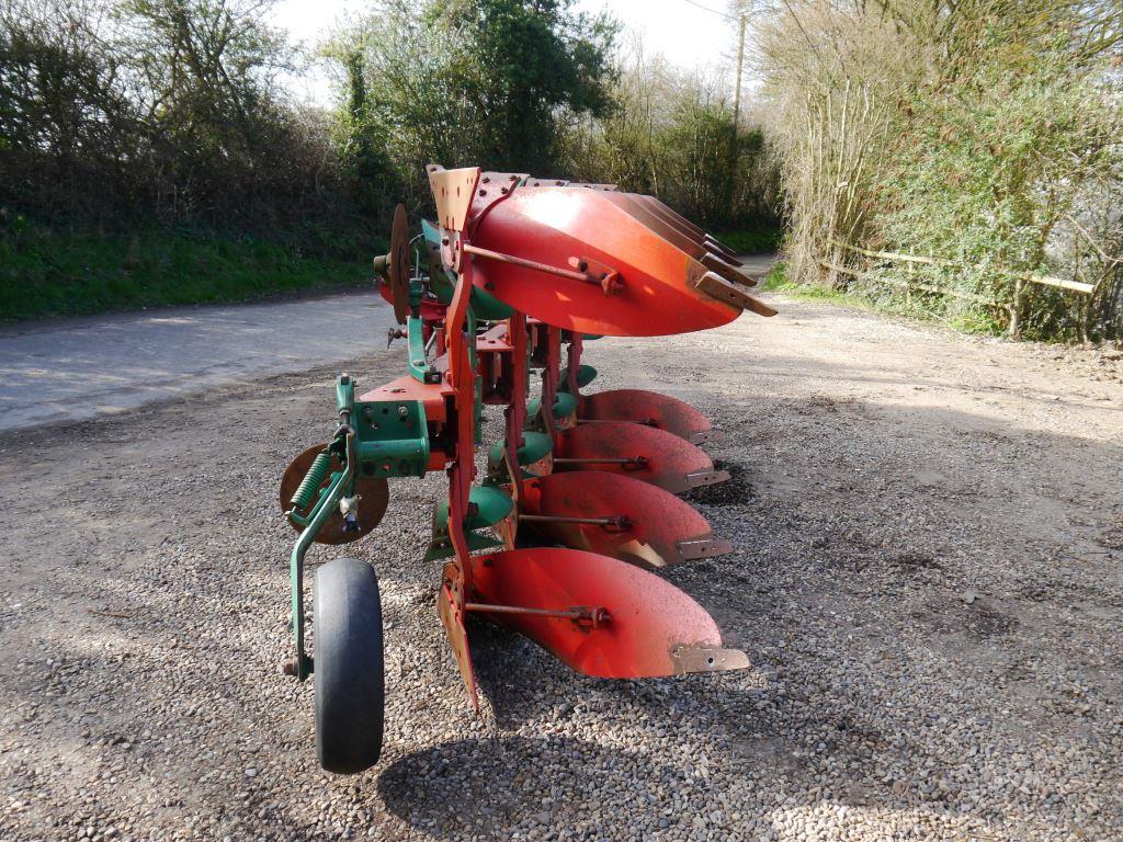 Used Kverneland LD85 Plough