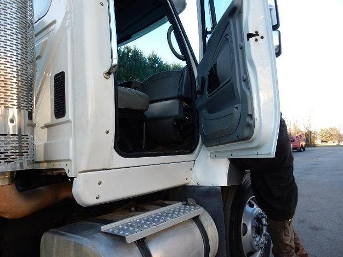 Used 2003 International 7600