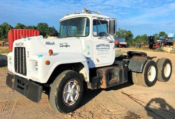 1974 MACK R600