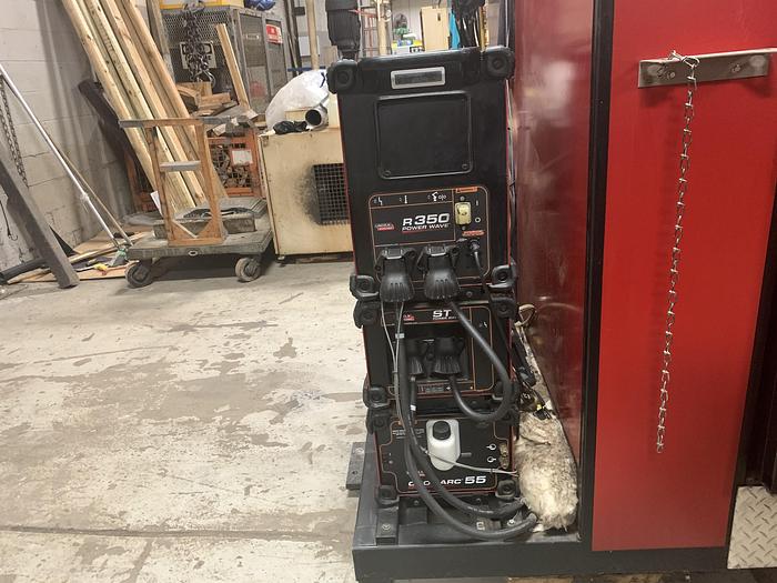 Used LINCOLN ELECTRIC SYSTEM 20 MIG WELDING CELL WITH FANUC ARCMATE 100IC ROBOT AND R30iB CONTROLLER