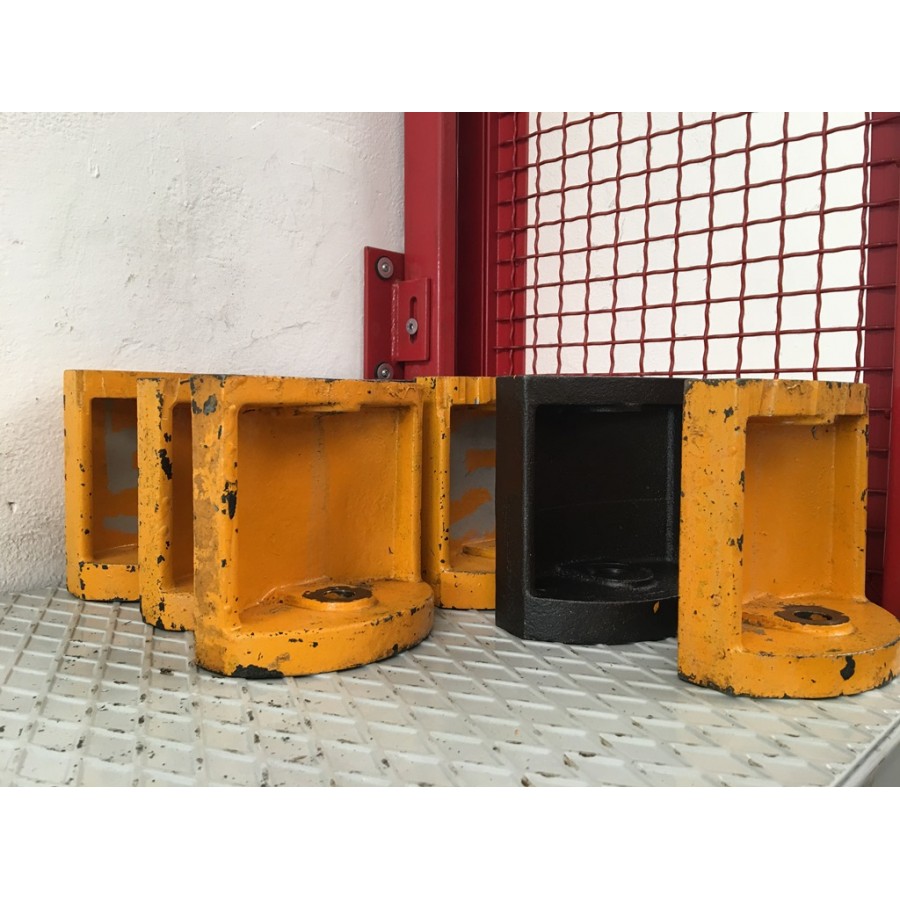 Used Brackets for worktables - H 15cm