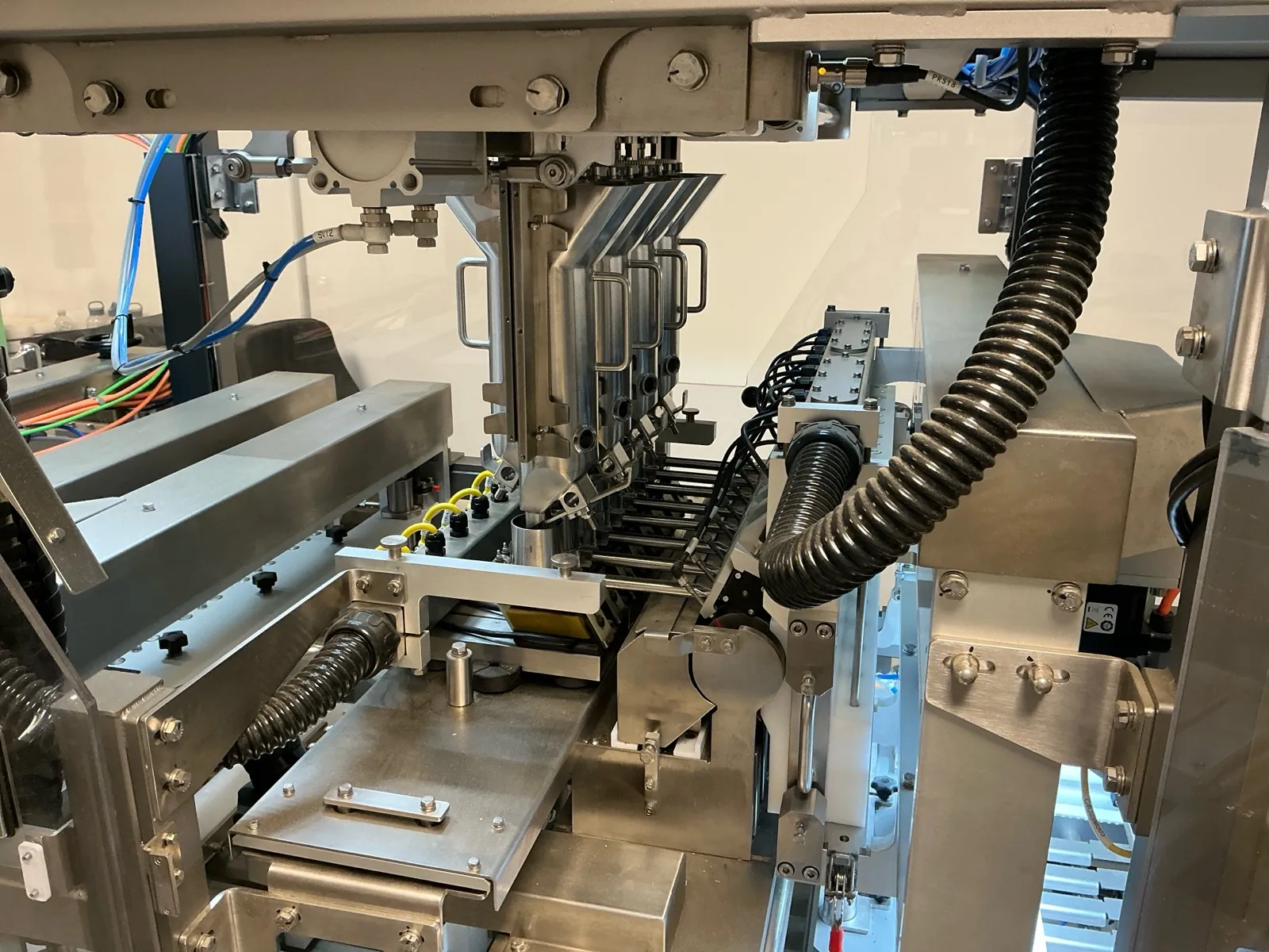 Used JuanaRoll 8 Channel Pre-Rolling Machine