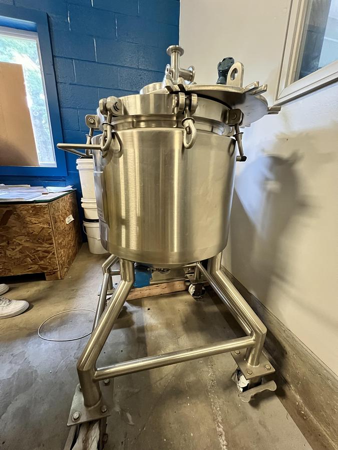 Used Highland Equipment Inc – Decarb Pressurized Vessel