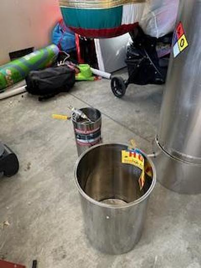 [Brand New, Never Used] Bhogart Sauce Extractor - Vacuum Pump and Honey Pots Included