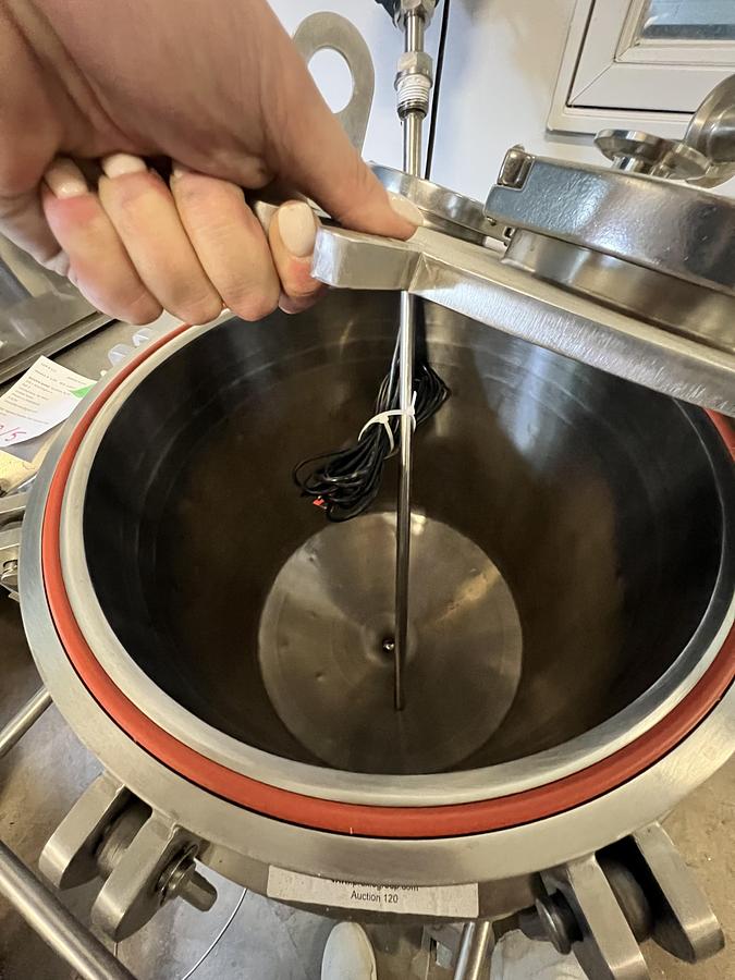 Used Highland Equipment Inc – Decarb Pressurized Vessel