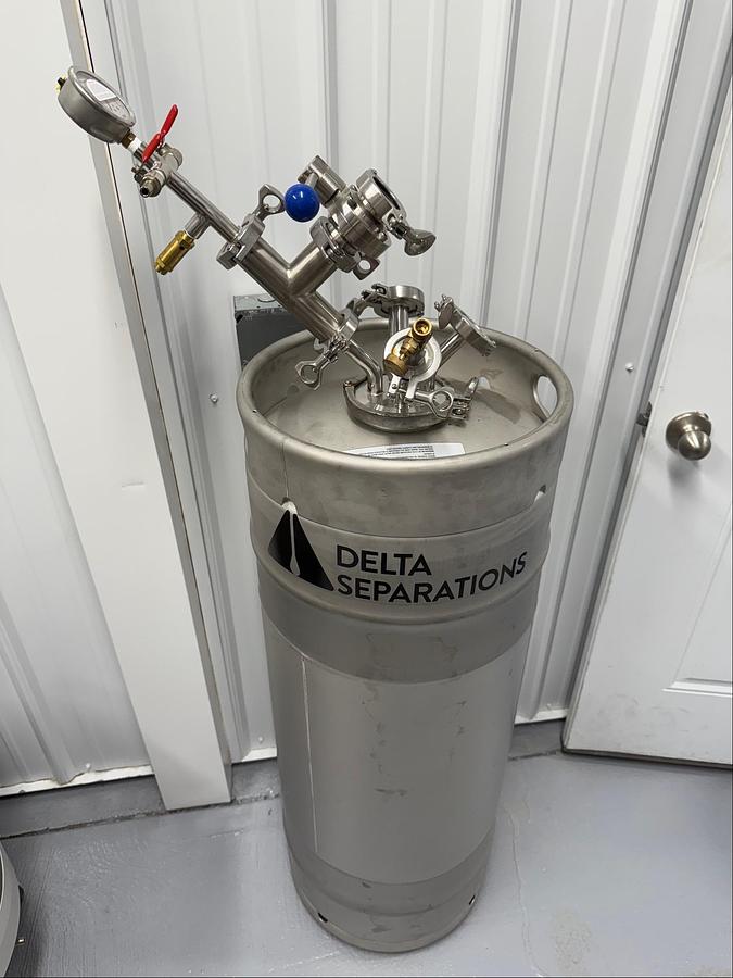 NEW Delta Separations CUP 30 with (10) Kegs, (200) Mesh Bags and (2) Dip Tubes
