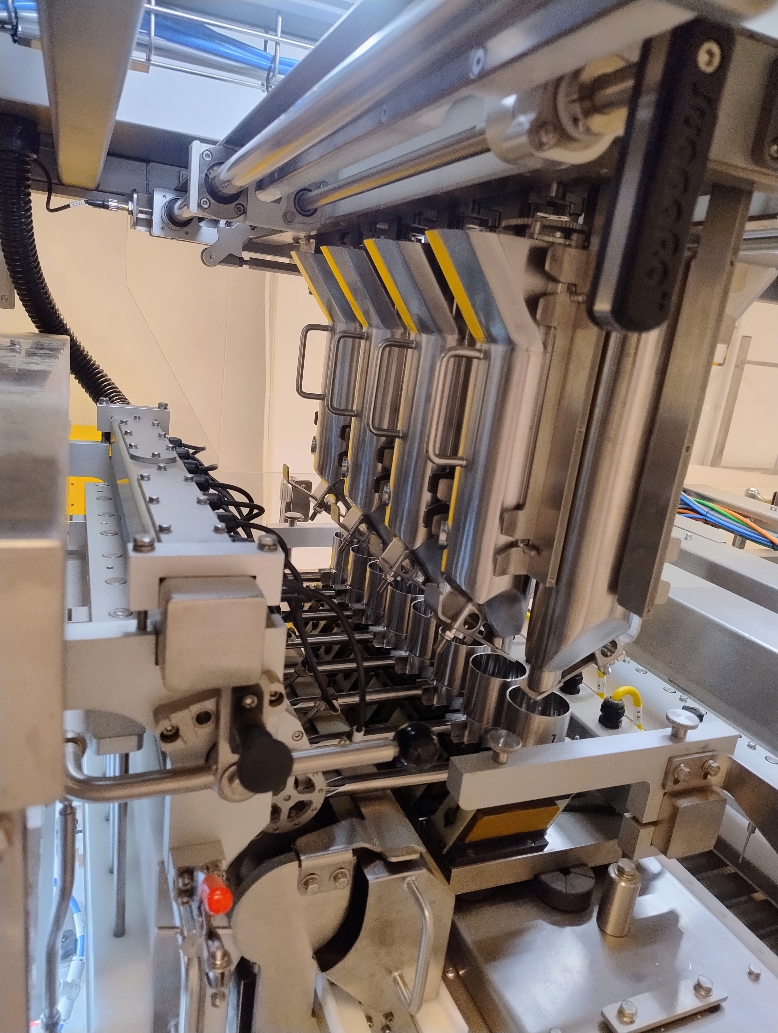 Used JuanaRoll 8 Channel Pre-Rolling Machine