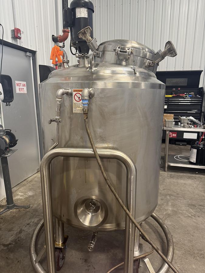 Used DCI 600 L Jacketed Mixing Tank with Agitator 