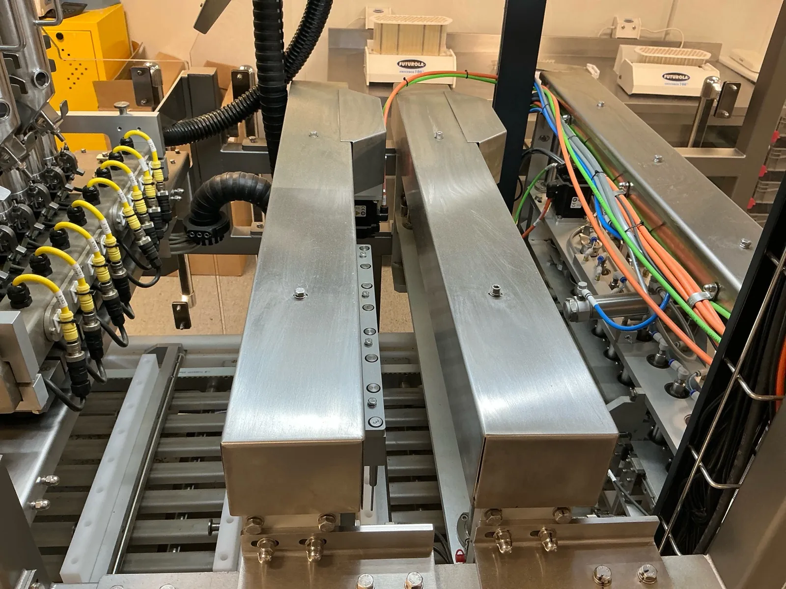 Used JuanaRoll 8 Channel Pre-Rolling Machine