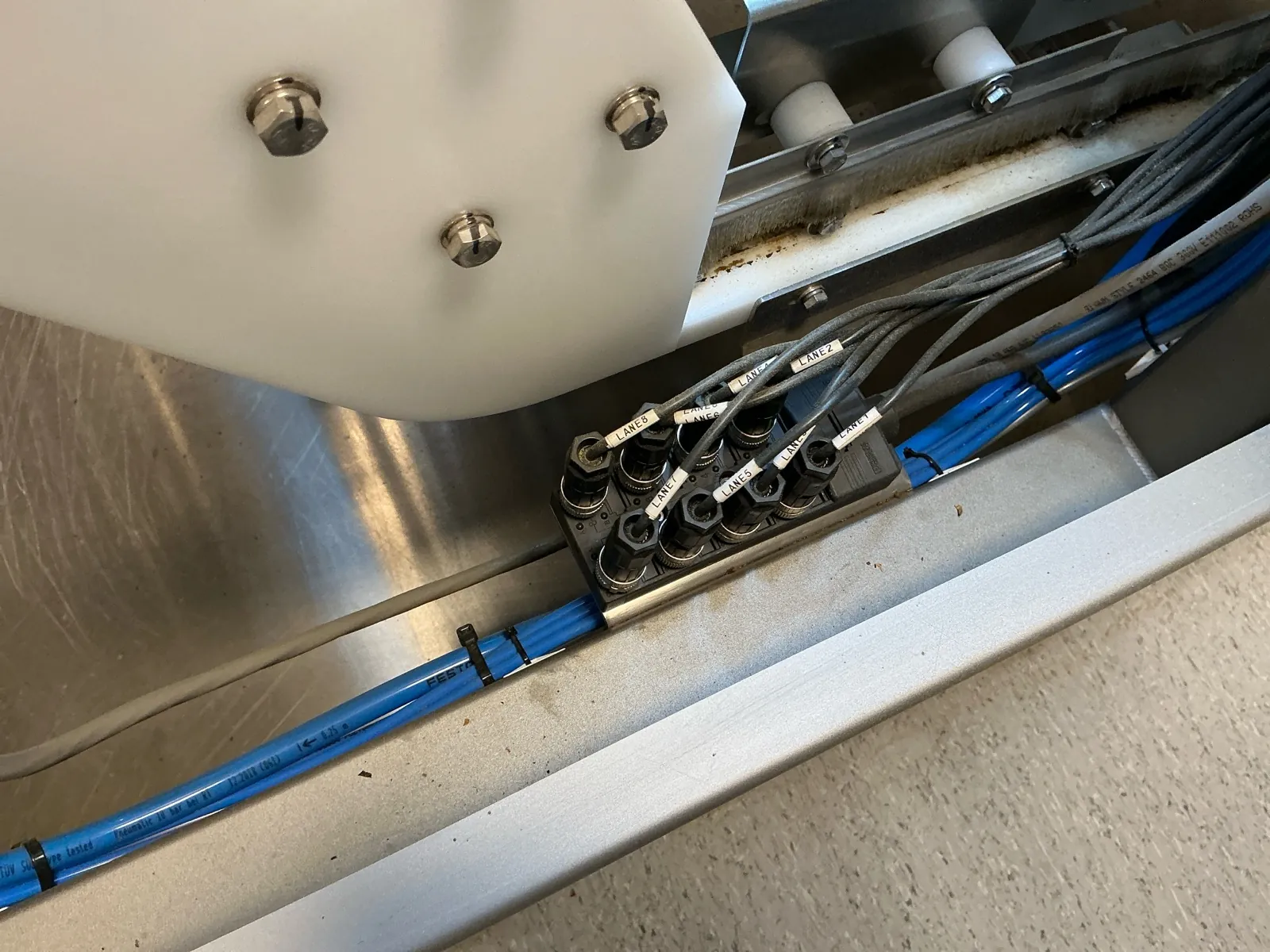 Used JuanaRoll 8 Channel Pre-Rolling Machine