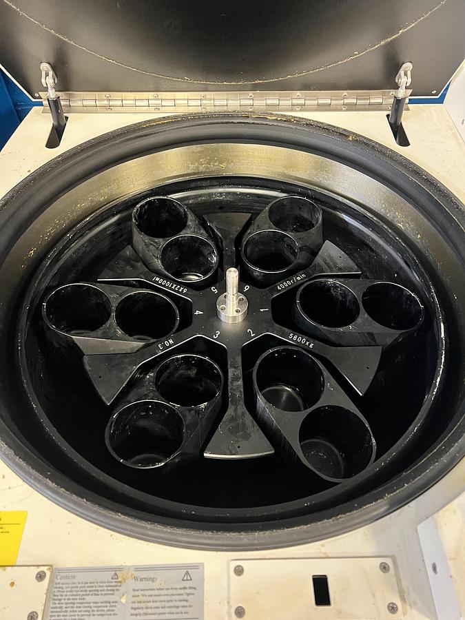 Used Refrigerated Isolate Centrifuge- 20 C Degree FR8-B12 (Old model CRV-80B)