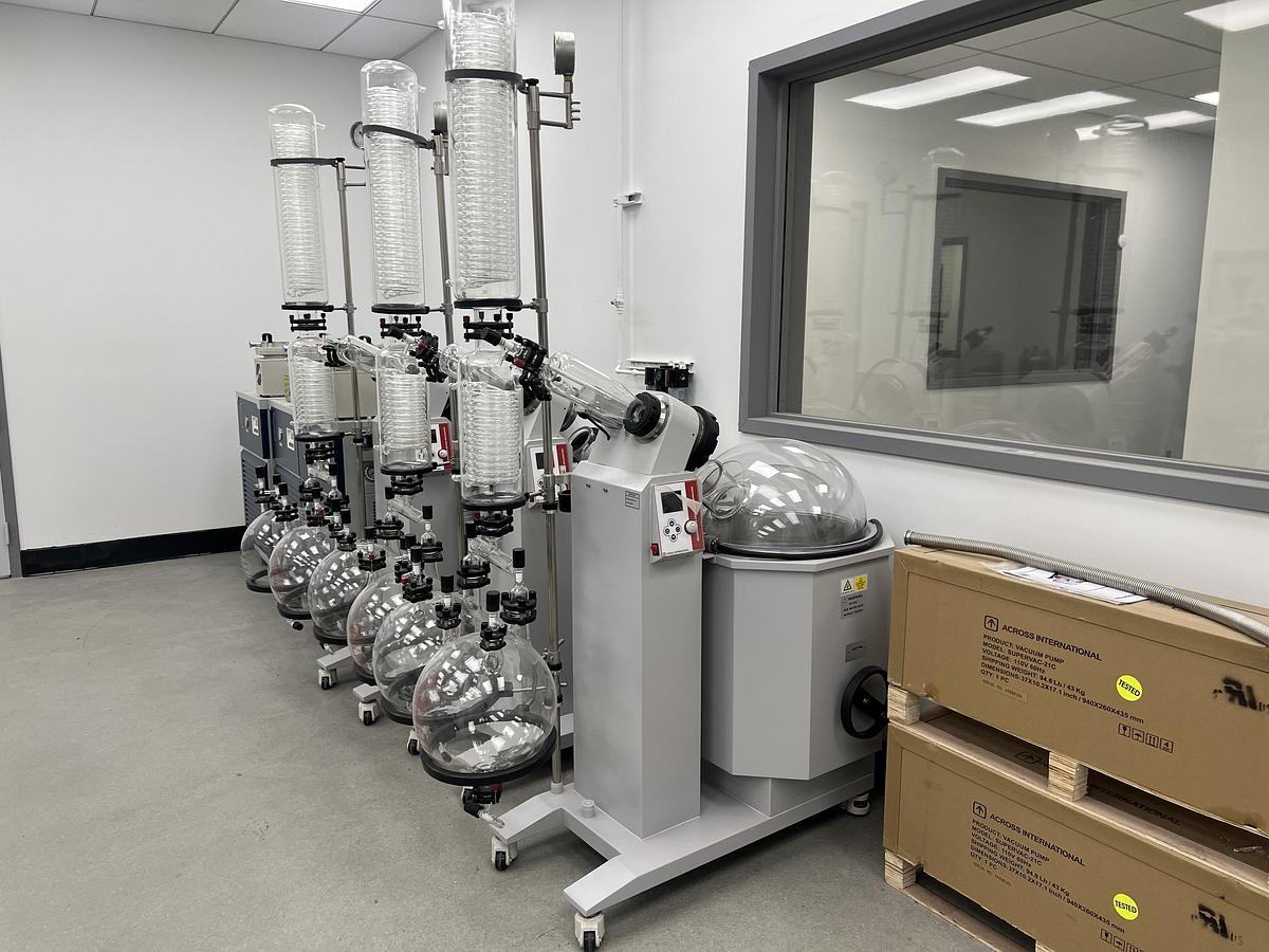 Across International 50 L RotaVap with Chiller and Vac Pump + Dual Solvent Collection Vessel