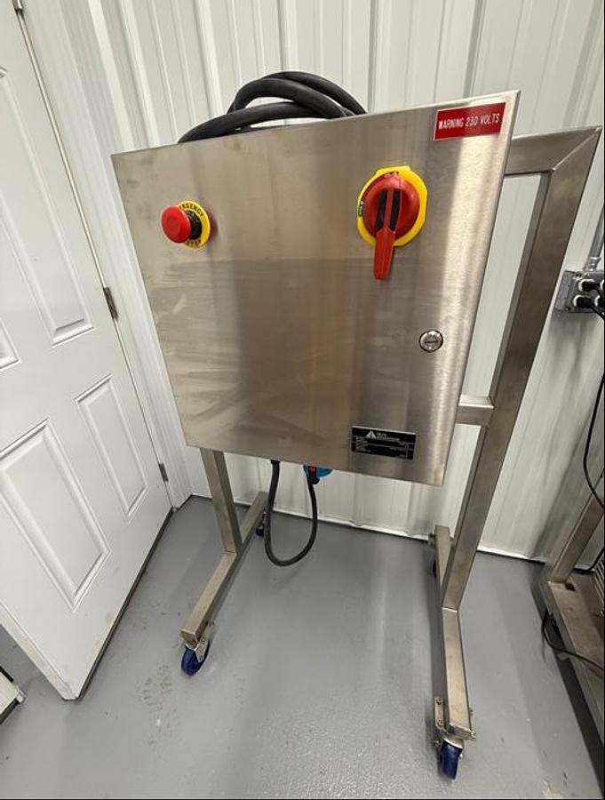 NEW Delta Separations CUP 30 with (10) Kegs, (200) Mesh Bags and (2) Dip Tubes