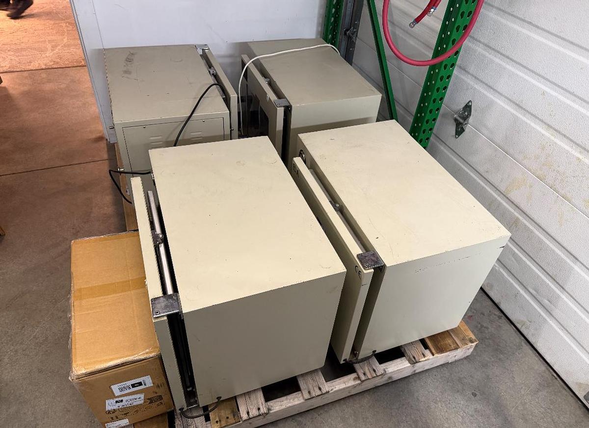 Used (4) Across International 1.9 cu ft Vacuum Ovens 