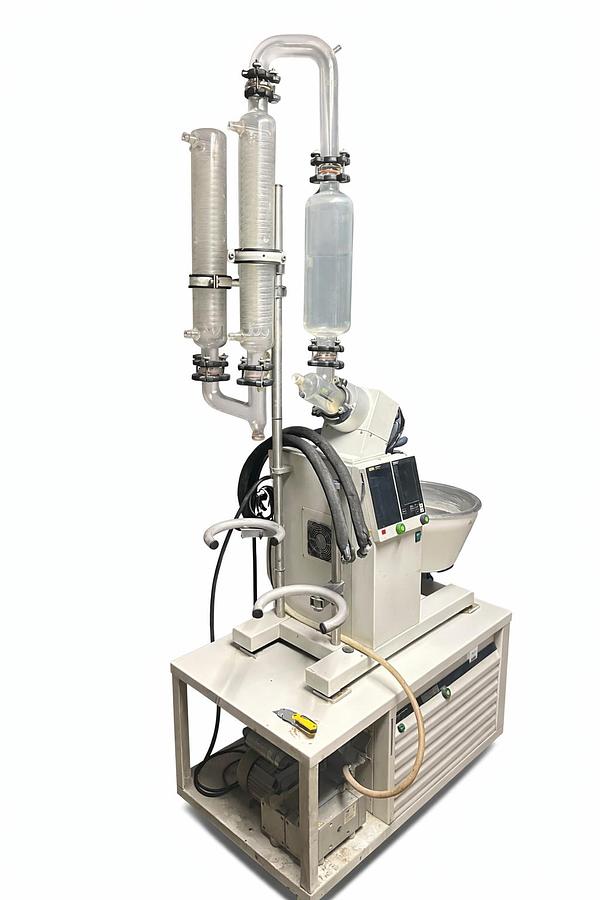 Used Buchi RotaVapor R-220 Pro with Recirculating Chiller and Vacuum Pump
