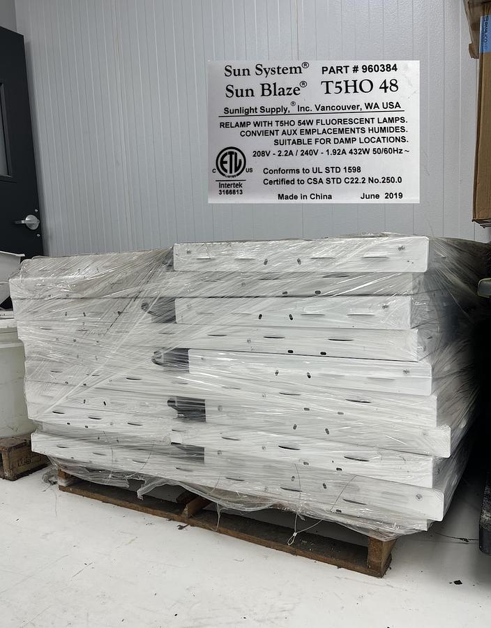 Sun System Sun Blaze T5HO48 Grow Lights