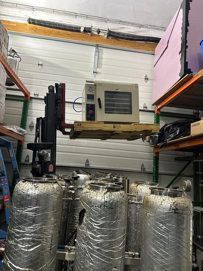 Across International 1.9 cu ft Vacuum Oven with Brand New Pump