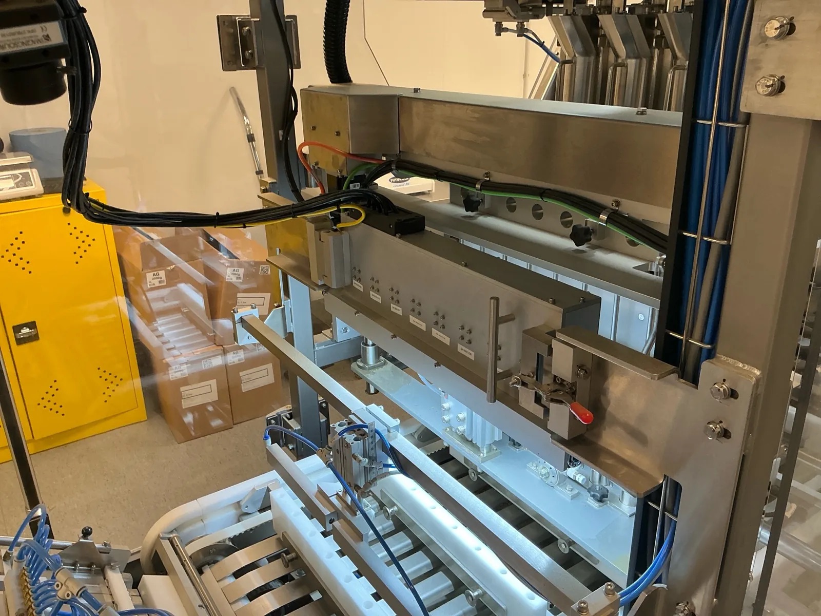 Used JuanaRoll 8 Channel Pre-Rolling Machine