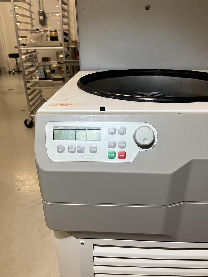 Used Hermle Labortechnik GmbH ZK 496 Refrigerated Centrifuge
