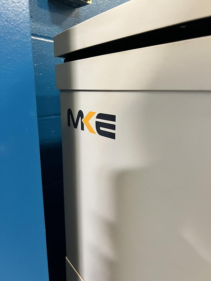 Used Refrigerated Isolate Centrifuge- 20 C Degree FR8-B12 (Old model CRV-80B)