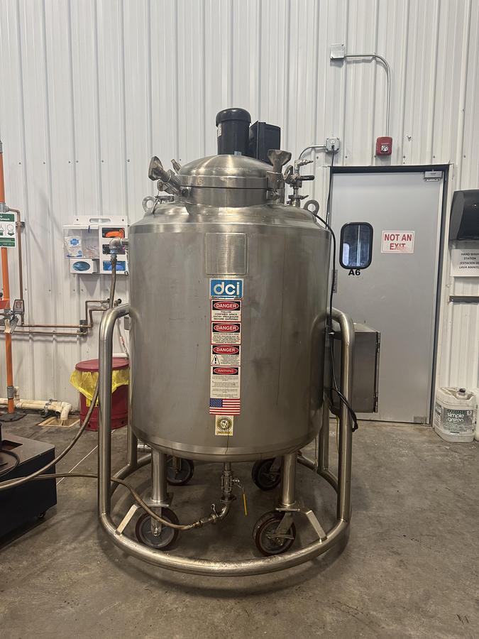 Used DCI 600 L Jacketed Mixing Tank with Agitator 