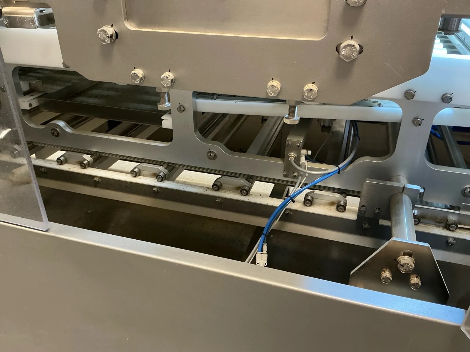 Used JuanaRoll 8 Channel Pre-Rolling Machine