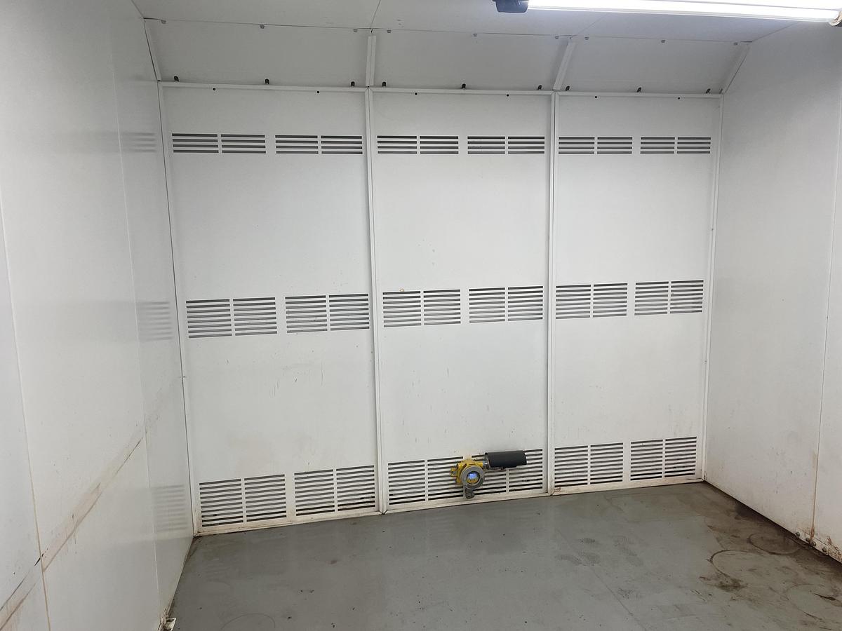 Used HAL C1D1 Extraction Booth 10x20x8.5"