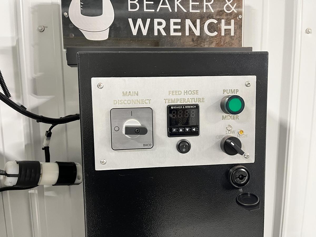 Beaker & Wrench 40 L Decarb System