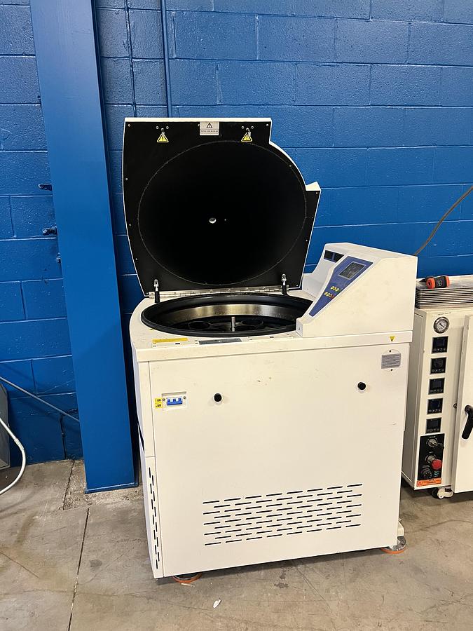 Used Refrigerated Isolate Centrifuge- 20 C Degree FR8-B12 (Old model CRV-80B)