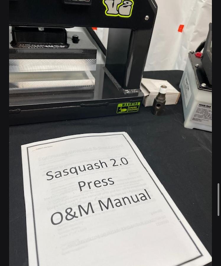 Used Sasquash V2 15 Ton Hydraulic Rosin Press with Foot Pump, Pressure Gauge and Puck Mold