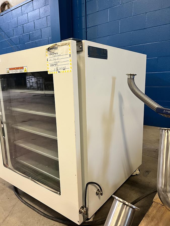 Used Across International AT75a Vacuum Oven with Shelves