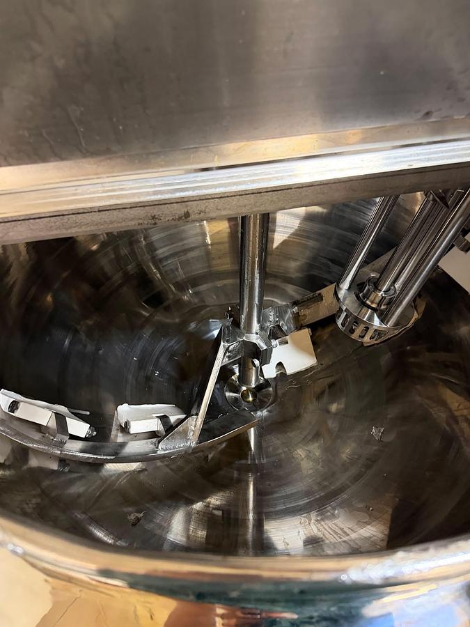 Used (2) 400 L Gummy Cooking Kettles
