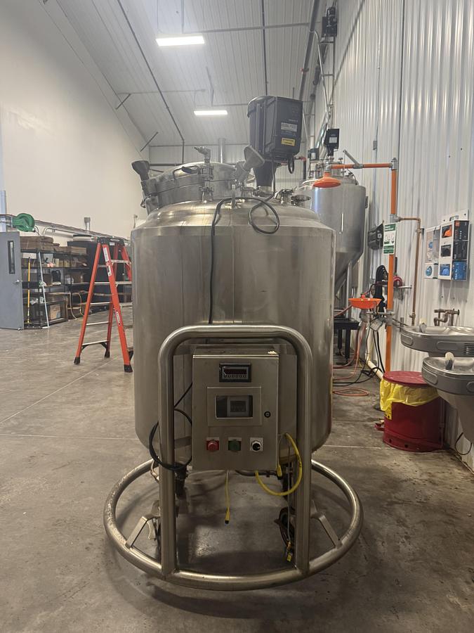 Used DCI 600 L Jacketed Mixing Tank with Agitator 