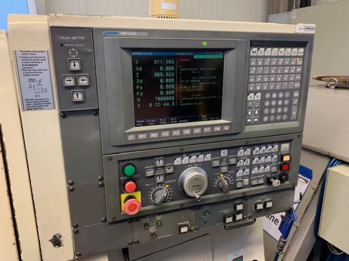 Gebraucht 1999 CNC lathe Okuma LB 300