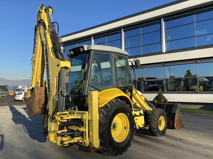 Usato 2006 NEW HOLLAND LB110 B 4PT