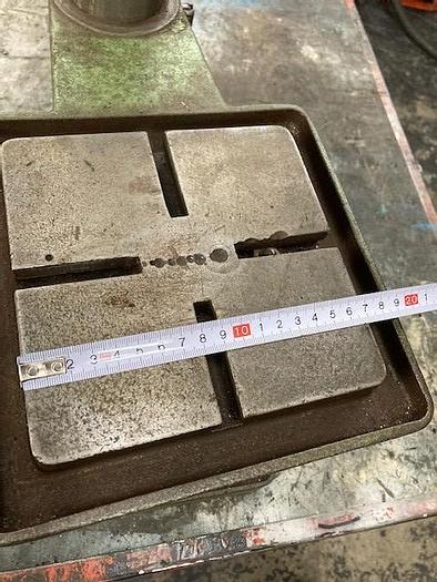 Utilisé Perceuse d’établi Marque Ixion