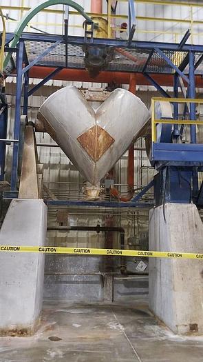 Used 75 CU. FT. P-K TWIN SHELL BLENDER – S/S – WITH INTENSIFIER BAR