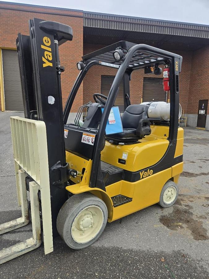 Used 2007 Yale GLC060VXNVSE085 Pneumatic Tire Forklift