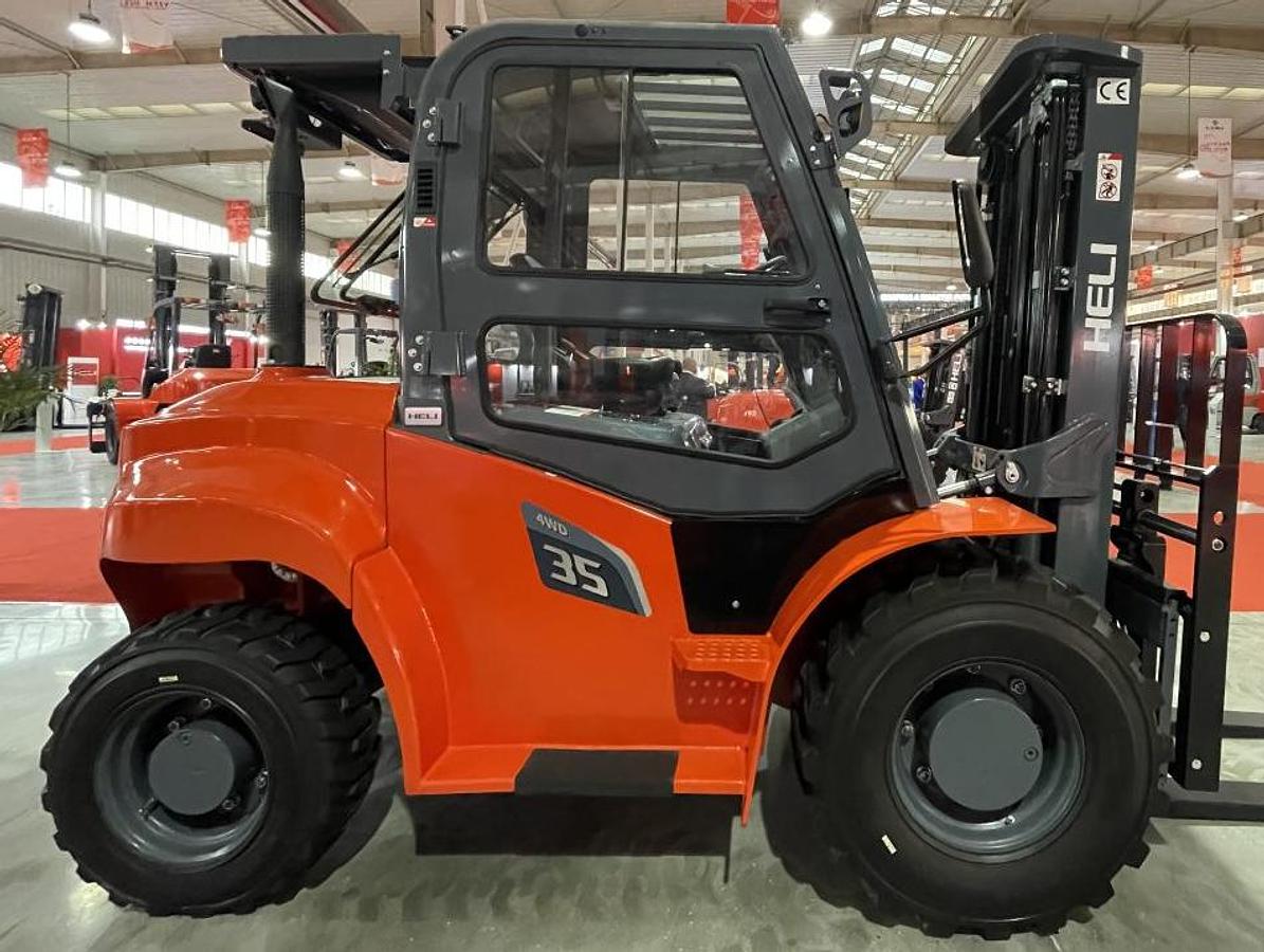 New HELI 4x4 Rough Terrain Forklifts 4000 lb – 15,500 lb
