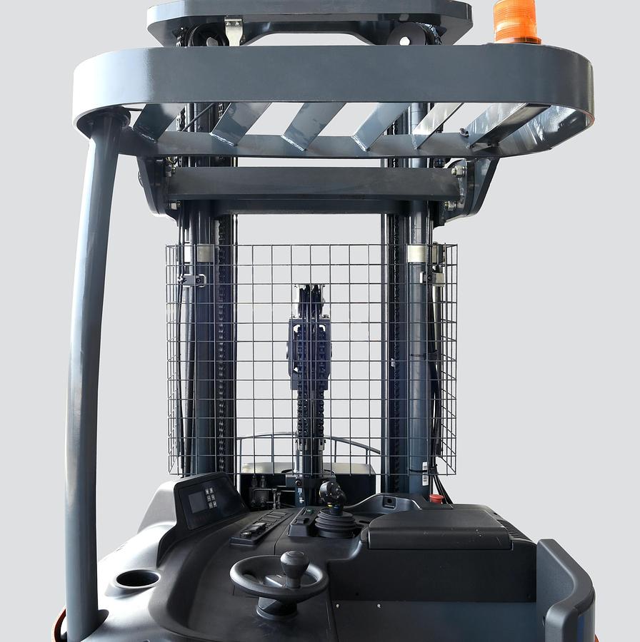 Heli Lithium Reach Truck 3500 lb – 4500 lb