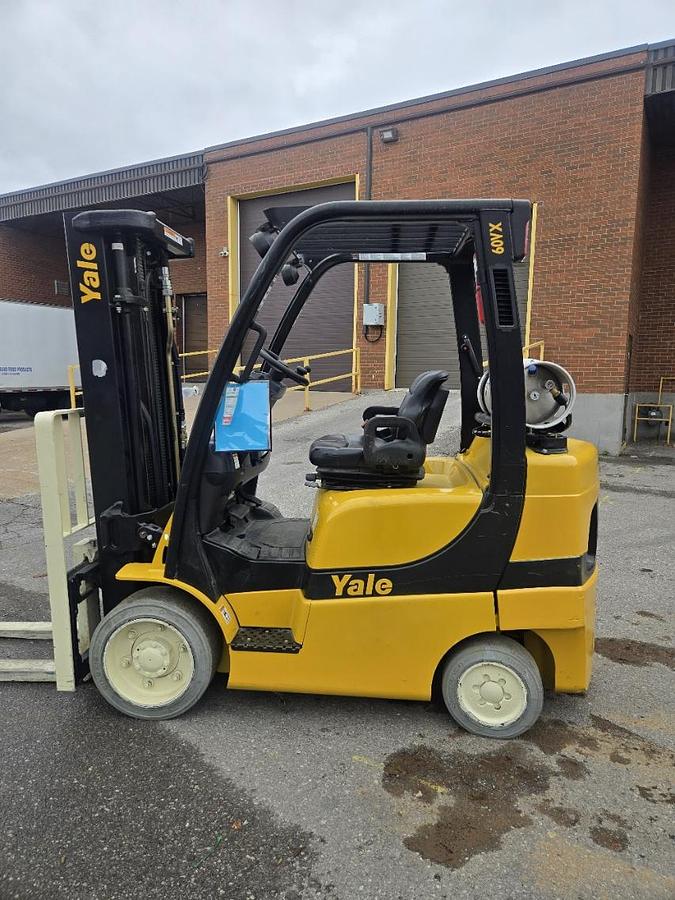 Used 2007 Yale GLC060VXNVSE085 Pneumatic Tire Forklift