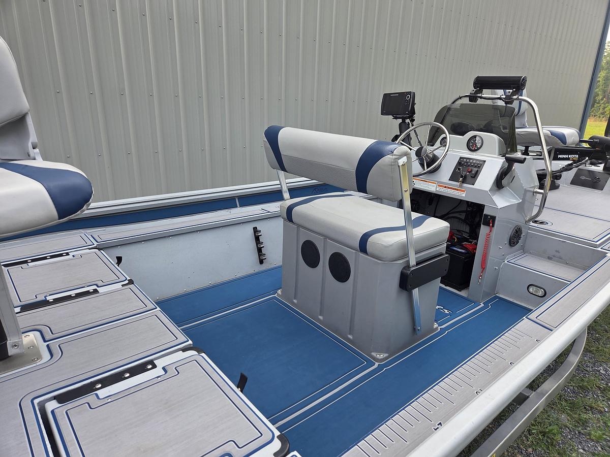 Used 2023 G3 18CCJ DLX, Sea Dek