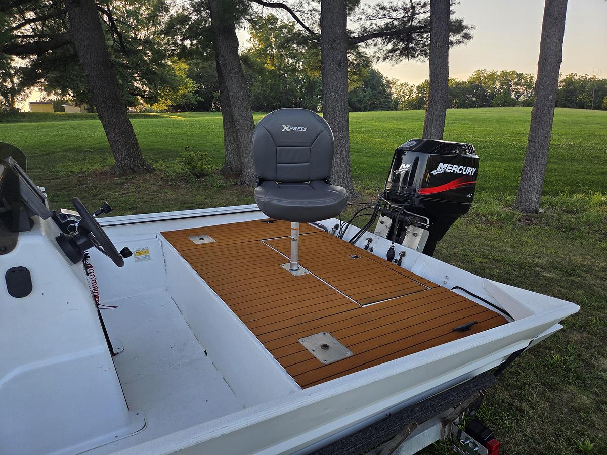 Used 2004 Xpress VX18CC