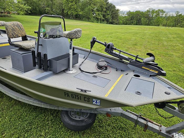 Used 2003 Crestliner C175
